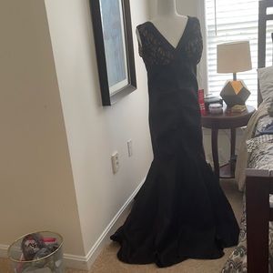 Women’s black taffeta mermaid evening gown